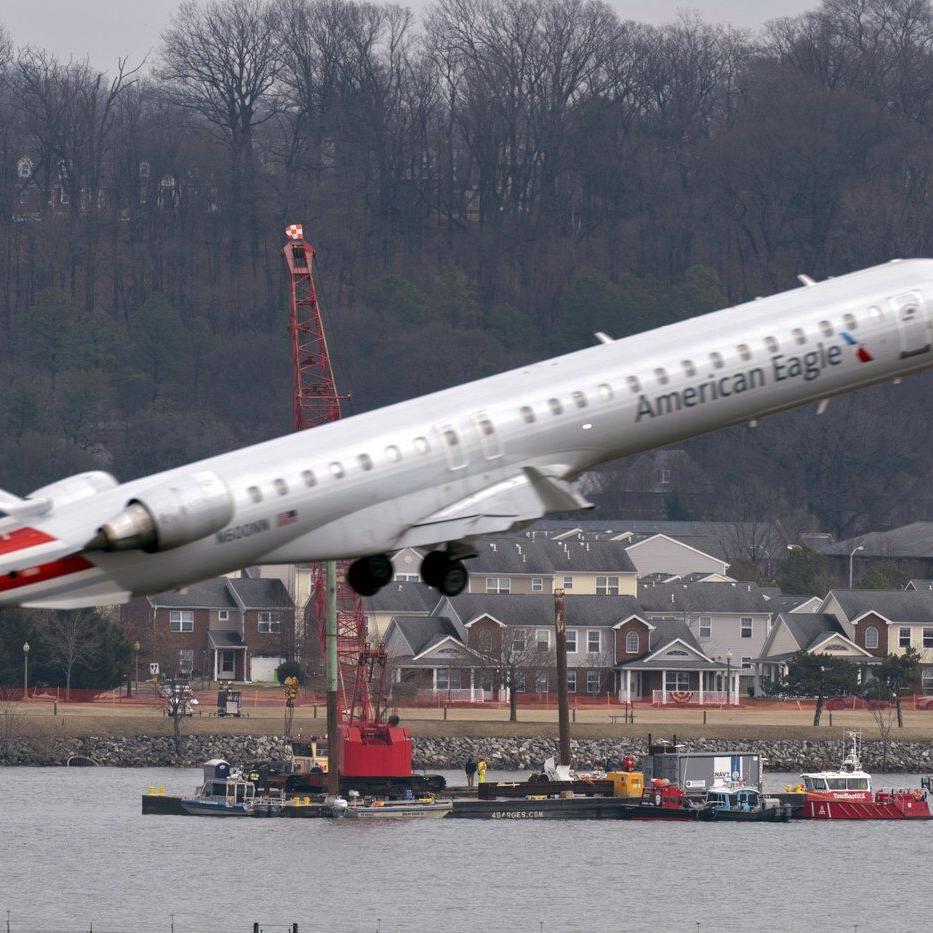 Trump begins firings of FAA staff just weeks after fatal DC plane crash